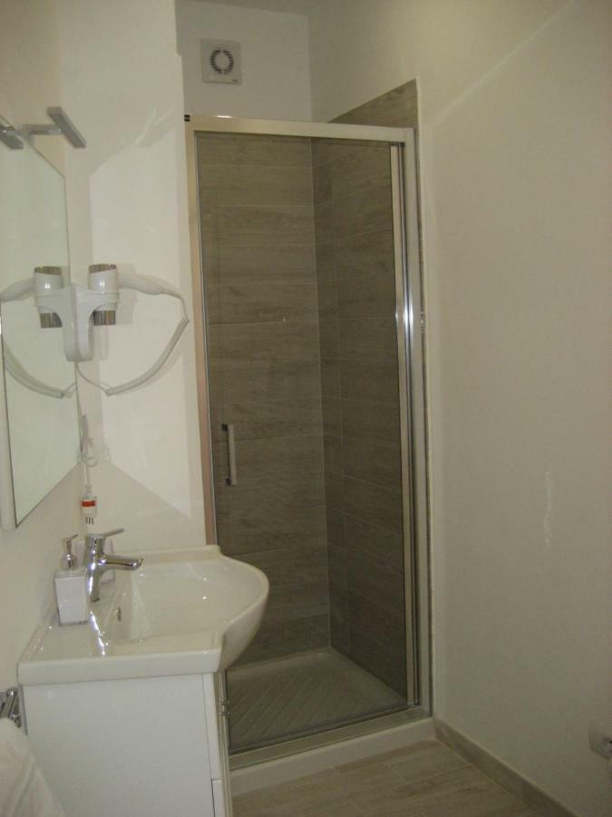 Appartamento Rubino - Lovely Little Flat 3 Minutes From Golf Club 5 Minutes From Lake Soiano Del Lago Luaran gambar